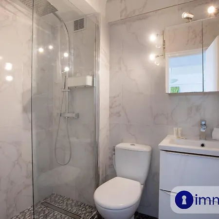 Air-conditioned District Of The Musicians *